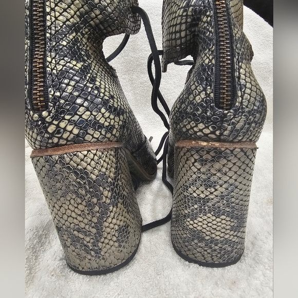 Freebird by Steven Joyce Green Snake Size 9 - Picture 5 of 8